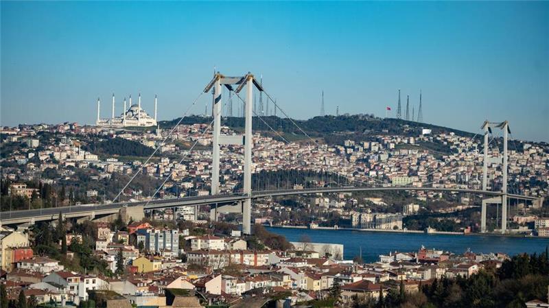 Schätzungsweise 5.000 Kliniken für Haartransplantationen gibt es in Istanbul. (Archivbild)