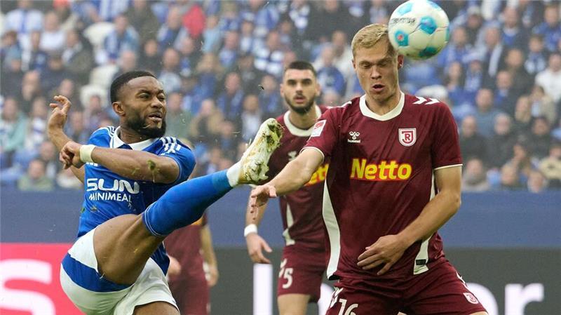Schalker Befreiungsschlag sorgt vorerst für Ruhe Schalke 04 kämpft sich vorerst von den Abstiegsrängen
