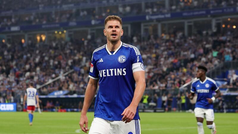 Zweitliga-Rekordtorjäger Terodde hört auf Schalke-Stürmer Simon Terodde beendet nach dieser Saison seine Karriere.