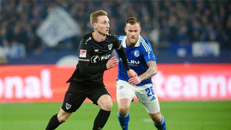 Schalke gewinnt dank einer Steigerung in der zweiten Hälfte.