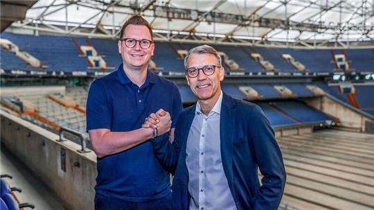Schalkes Sportdirektor André Hechelmann (l) und Sportvorstand Peter Knäbel.