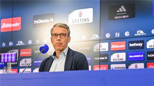 Schalkes Sportvorstand Peter Knäbel nimmt das Team in die Pflicht.