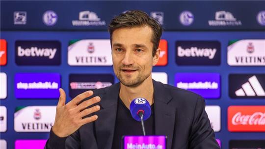 Schalkes Vorstandsvorsitzender Matthias Tillmann wirbt für ein neues Sanierungskonzept.