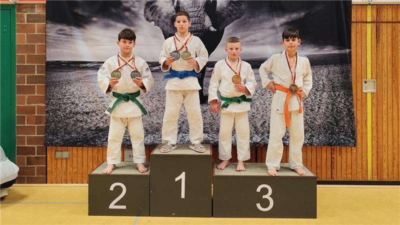 Stader Judoka glänzen beim Elefanten-Cup - Gold mit Einschränkung Schamschad Hahn belegte Platz drei.