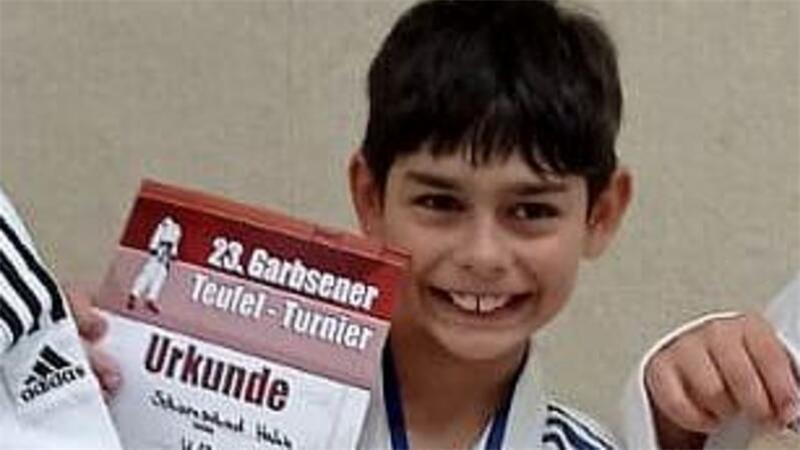 Mit dieser Technik hebelt der junge Stader Judoka seine Gegner aus Schamschad Hahn hat bereits fleißig Medaillen und Urkunden gesammelt.