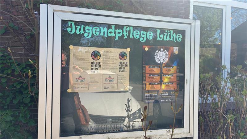 Droht dem Jugendzentrum in Steinkirchen das Aus? Schaukasten der Jugendpflege der Samtgemeinde Lühe.