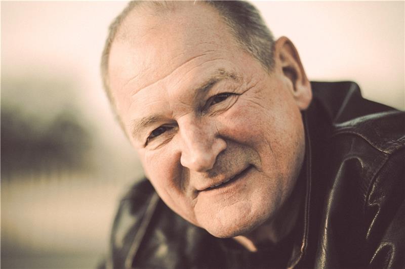 Burghart Klaußner: „Das Alter ist eine wundervolle Zeit, sich neu zu verlieben“ Schauspieler Burghart Klaußner ist sehr gerne zuhause und liebt seine Frau über alles. Foto: Parowski