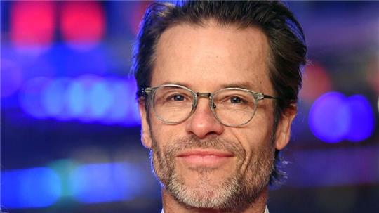 Schauspieler Guy Pearce ist beim Sequel von „Priscilla“ mit dabei.