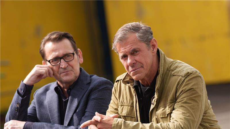 Schauspieler Ingo Naujoks (l) als Kommissar Lars Englen und Schauspieler Sven Martinek als Kommissar Finn Kiesewetter dürfen heute mal zur Primetime um 20.15 Uhr ran. 