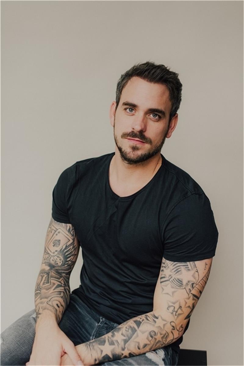 Schauspieler Marc Barthel tanzt gerne und könnte sich vorstellen, bei „Let’s Dance“ mitzumachen. Foto: Fedora