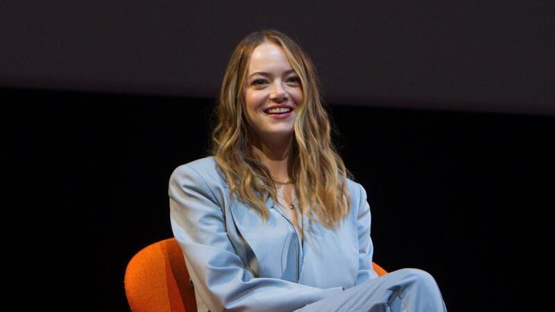 Emma Stone outet sich als Groupie von Taylor Swift  Schauspielerin Emma Stone ist ein großer Fan von Taylor Swift.