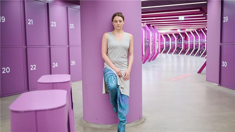 Schauspielerin Hanna Plaß ist in London geboren und mit Englisch und Plattdeutsch aufgewachsen.