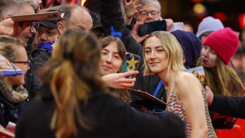 Favoriten und Hollywood-Besuch bei der Berlinale Schauspielerin Saoirse Ronan kam zu der Premiere ihres Films „The Outrun“.