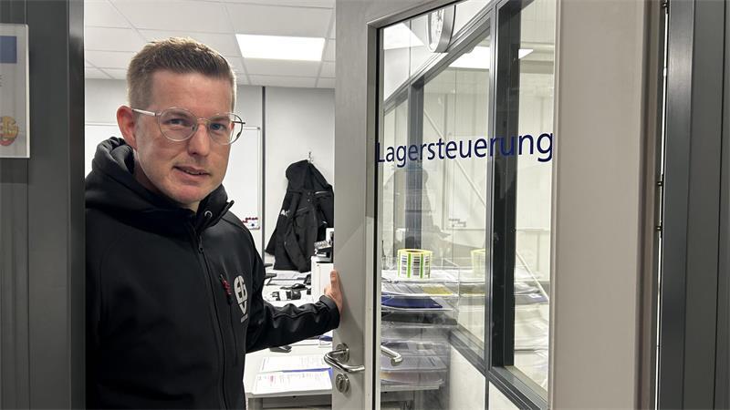 Die EGV in Mittelsdorf - der vielleicht größte Kühlschrank im Kreis Stade Schichtleiter Manuel Ackermann ist seit zehn Jahren bei der EGV.