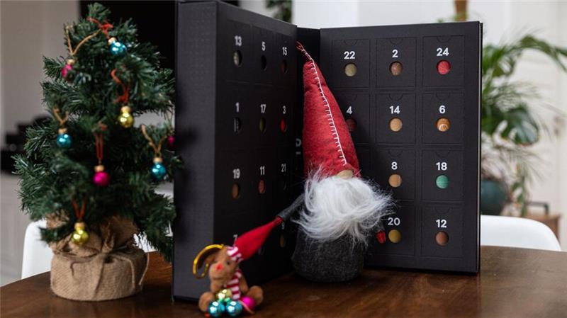 Adventskalender ohne Schokolade: Drei Trends für Erwachsene Schicke Verpackung, edler Inhalt: Für Adventskalender kann man locker mehrere Hundert Euro ausgeben.