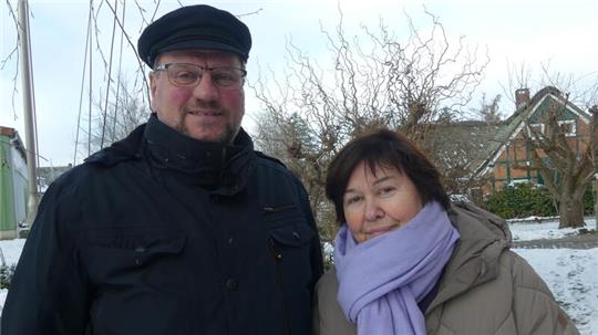 Schiedsleute-Duo in Drochtersen: Peter-Klaus Rambow und Ute Wilckens.