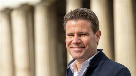 Schiedsrichter Felix Brych erlitt in seinem 344. Bundesligaspiel Ende November einen Kreuzbandriss - nun plant er sein Comeback.
