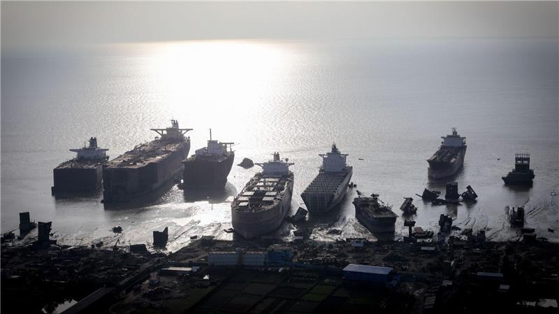 Schiffsrecycling findet derzeit vor allem im Ausland statt, sagen die Hamburger Regierungsfraktionen. (Archivbild)