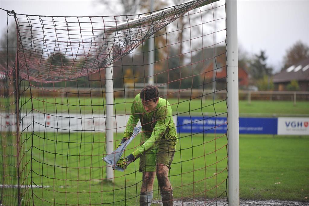 Schlammschlacht in Mulsum: Der FC Mulsum/Kutenholz verlor das Bezirksligaspiel g...