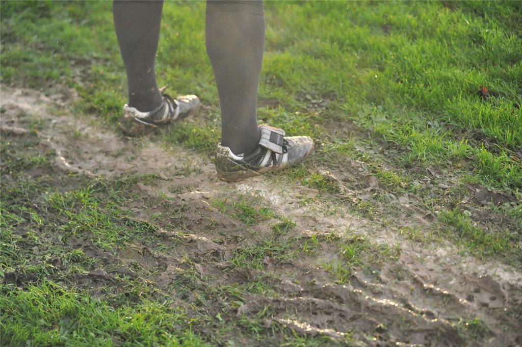 Schlammschlacht in Mulsum: Der FC Mulsum/Kutenholz verlor das Bezirksligaspiel g...