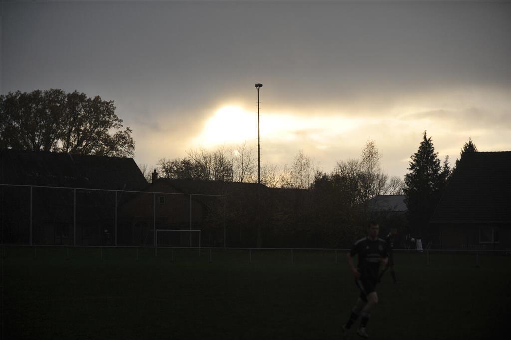 Schlammschlacht in Mulsum: Der FC Mulsum/Kutenholz verlor das Bezirksligaspiel g...