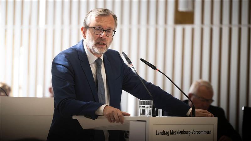Ostseeanrainer wollen ihre digitale Souveränität stärken Schleswig-Holstein und Mecklenburg-Vorpommern bündeln laut Heiko Geue ihr Know-How. (Archivbild)