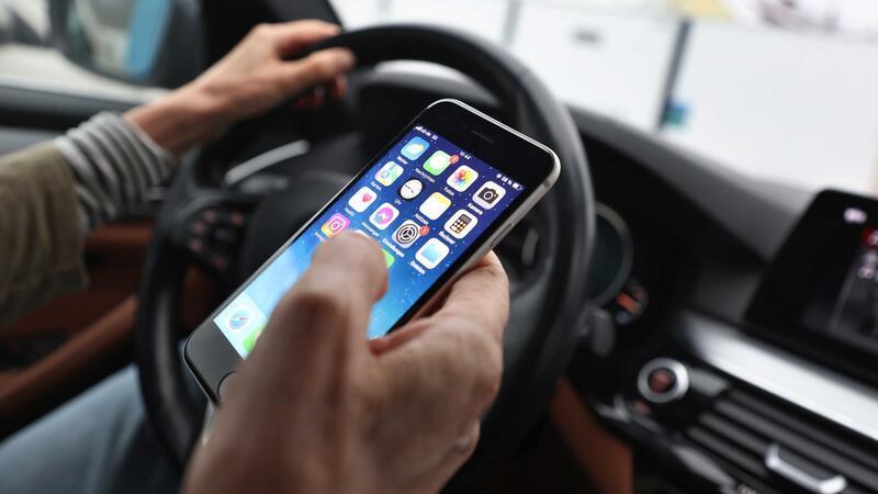 Schleswig-Holstein will den Weg für den Einsatz von Handy-Blitzern freimachen. (Symbolbild)