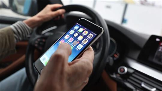 Schleswig-Holstein will den Weg für den Einsatz von Handy-Blitzern freimachen. (Symbolbild)