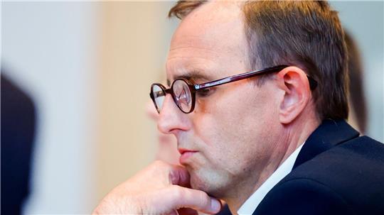 Schleswig-Holsteins Digitalisierungsminister Dirk Schrödter (CDU) berichtet über eine Datenpanne bei Wechsel zu Open-Source-Software. (Archivbild)