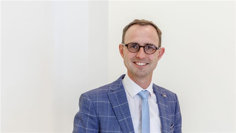 Schleswig-Holsteins Digitalisierungsminister Dirk Schrödter (CDU) fordert eine Digitalabgabe. (Archivbild)