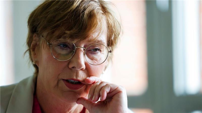 Ermittlungen: Teil der Drohnensichtungen im Norden geklärt Schleswig-Holsteins Innenministerin Sabine Sütterlin-Waack (CDU) berichtet im Innen- und Rechtsausschuss des Landtags über jüngste Drohnensichtungen in Schleswig-Holstein. (Archivbild)