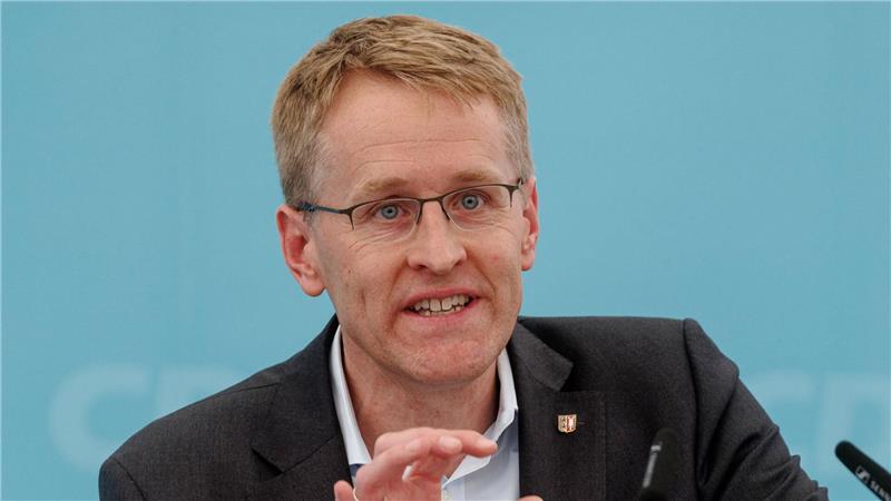 Schleswig-Holsteins Ministerpräsident Daniel Günther (CDU) ist für das Mindestalter 16 Jahre in sozialen Medien.