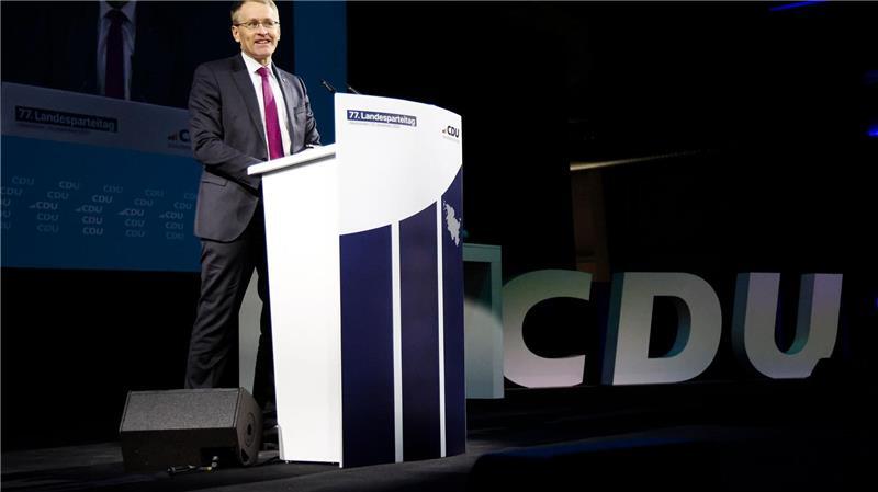 Schleswig-Holsteins Ministerpräsident Daniel Günther (CDU) verteidigt Entscheidung des Bundesrates. 