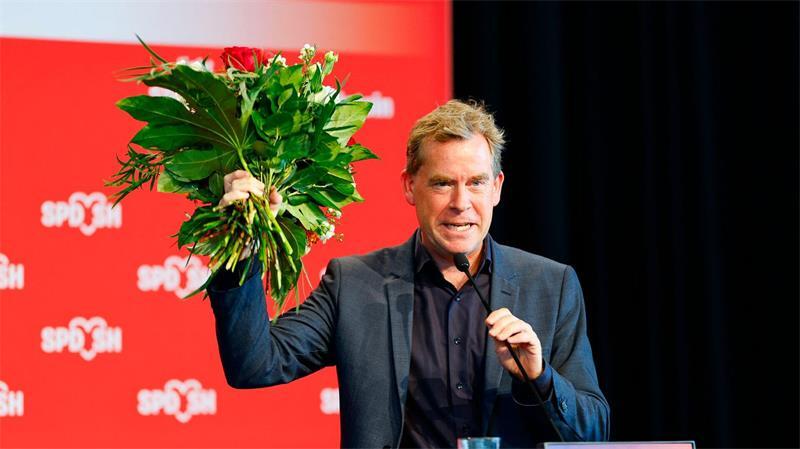Schleswig-Holsteins SPD-Landeschef Ulf Kämpfer wurde als Spitzenkandidat der Sozialdemokraten bestätigt.