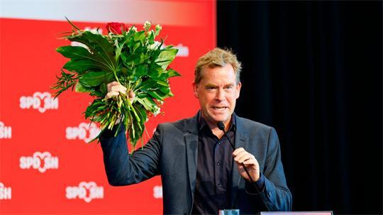 Schleswig-Holsteins SPD-Landeschef Ulf Kämpfer wurde als Spitzenkandidat der Sozialdemokraten bestätigt.