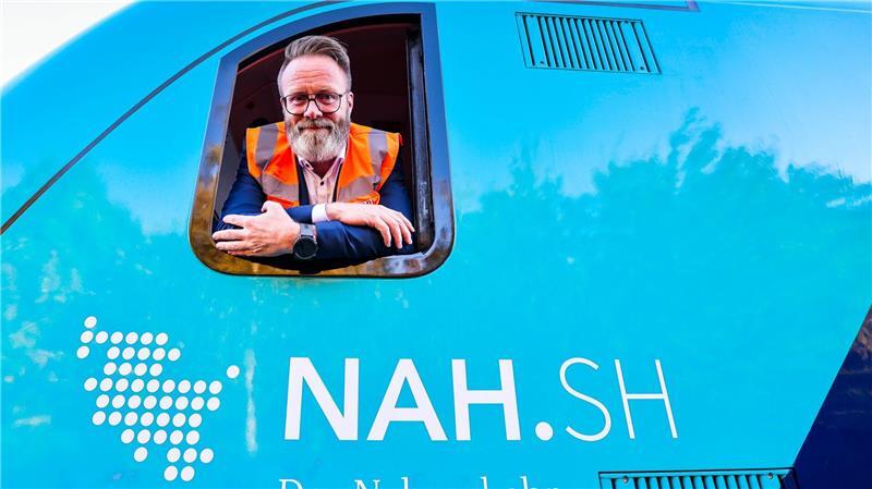 Bauarbeiten der Bahn schränken Zugverkehr im Norden ein Schleswig-Holsteins Verkehrsminister Claus Ruhe Madsen fordert Züge für Kreuzfahrturlauber. (Archivbild)