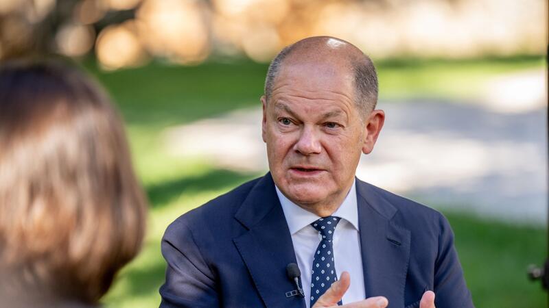 Scholz: Brauchen keinen Diktatfrieden für die Ukraine Schließt ein Gespräch für die Zukunft mit dem russischen Präsidenten Wladimir Putin nicht aus: Olaf Scholz.