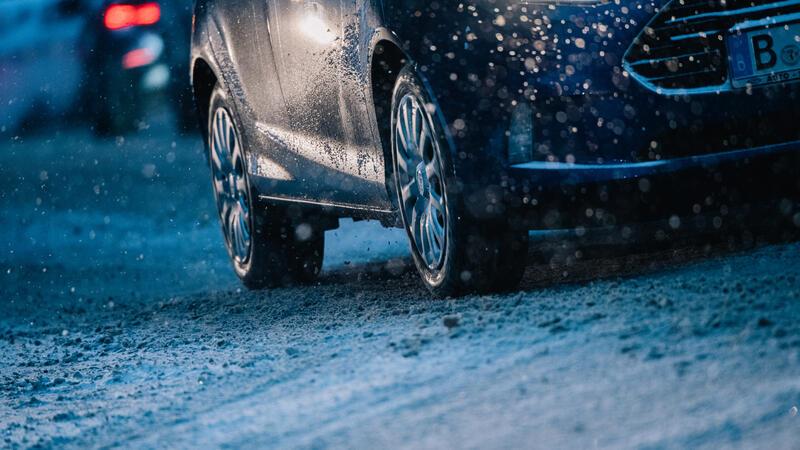 Diese Fehler führen im Winter am häufigsten zu Bußgeldern In der kalten Jahreszeit sind passende Reifen besonders wichtig.
