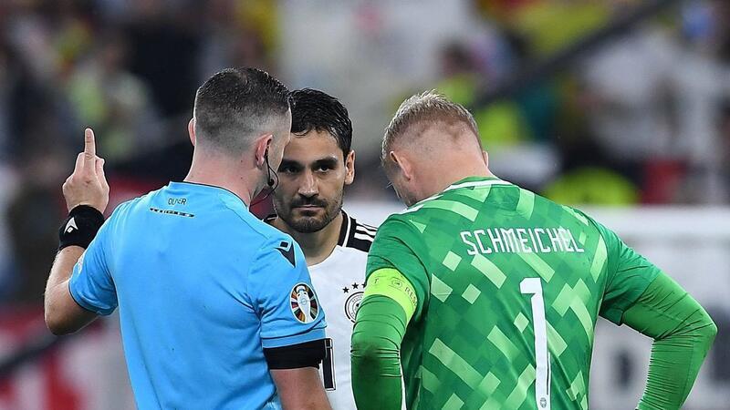 Mecker-Regel künftig auch im deutschen Fußball Schluss mit Rudelbildung: Die Kapitänsregelung kommt nach Deutschland.
