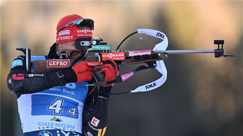 Schlussläufer Philipp Nawrath am Schießstand