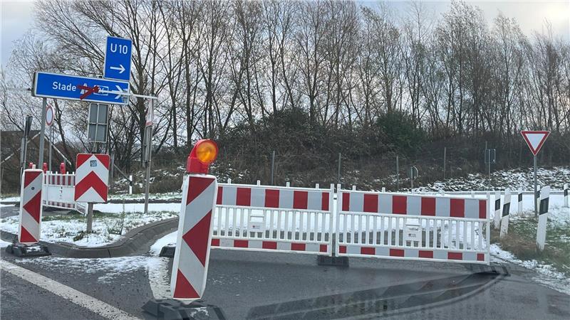 A26: Bauarbeiter starten mit Sanierung der Horneburger Anschlussstelle Schnee und Minusgrade verzögern den Start der Sanierungsarbeiten an der A26-Anschlussstelle in Horneburg/Neuenkirchen.