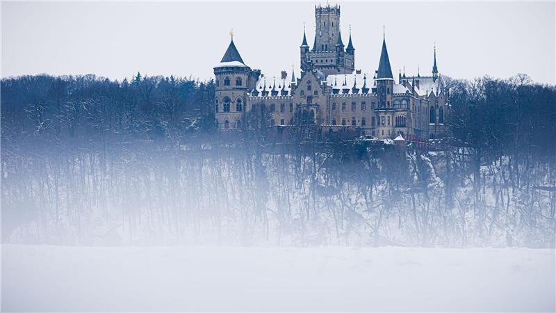 Schnee und gefrierender Regen: Das Wetter in Niedersachsen bleibt winterlich.