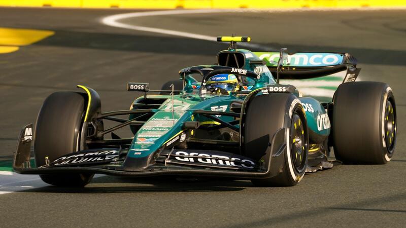 Schnellster des Tages: Der Spanier Fernando Alonso im Aston Martin.