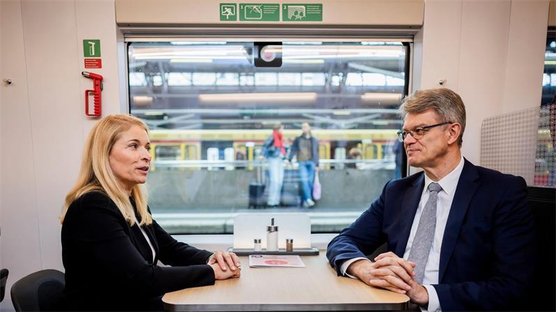 Vor diesen großen Aufgaben steht der neue Verkehrsminister Schnieder hatte Palla als neue Bahnchefin installiert. (Archivfoto)