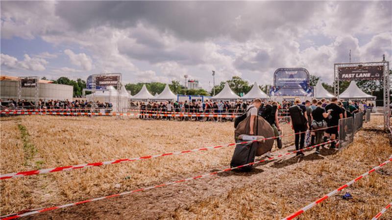 Deichbrand Festival: Welche Upgrades es 2025 gibt - und was sie kosten Schon am Mittwoch rein: Mit dem Frühanreise-Upgrade sichern sich Festivalfans extra viel Deichbrand-Zeit.