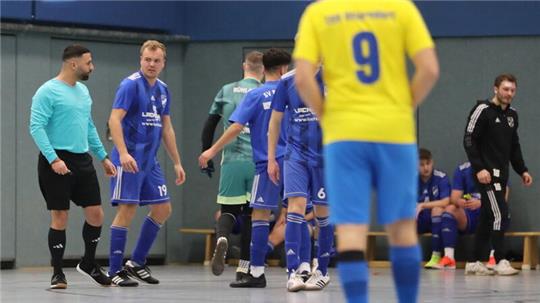 Schon früh im Turnierverlauf war die Stimmung aggressiv. Schiedsrichter Hassan Al-Sayed wurde sogar vom Bornberger Keeper geschubst und verließ kurze Zeit später das Spielfeld. Erst nach einer kurzen Unterbrechung ging das Turnier weiter.