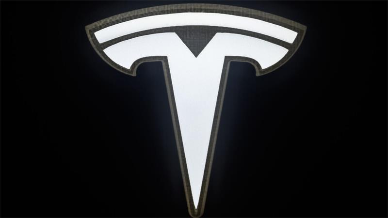 Tesla zeigt Sportwagen mit Raketendüsen Schon für die Reservierung des Sportwagens mit Kaltgas-Düsen zur Beschleunigung werden 250.000 Dollar fällig. (Archivbild)