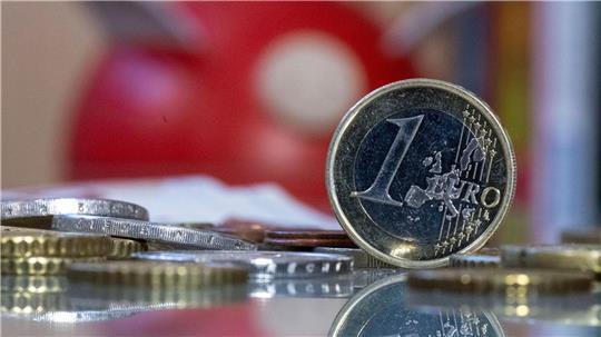 Schon in der Schulzeit zeigen sich Unterschiede im Finanzwissen von Mädchen und Jungen. (Symbolbild) 
