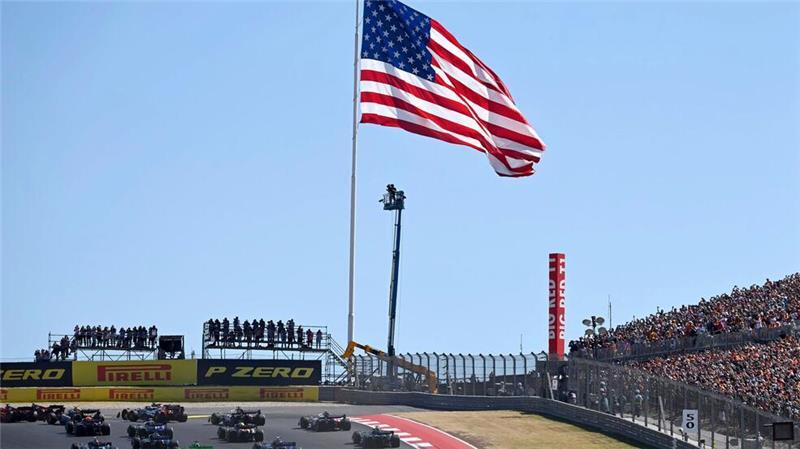 Schon in der erste Kurve verlor Lando Norris nach dem Start die Führung.