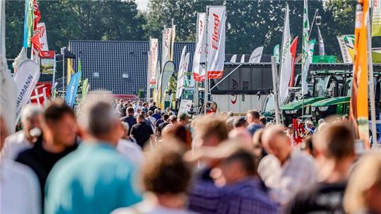 Schon kurz nach Eröffnung ist das Norla-Messegelände in Rendsburg gut gefüllt.